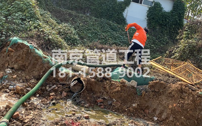 263甘家巷工地化粪池清理